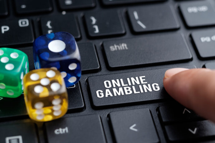 4 Benefits of Online Gambling Real Money